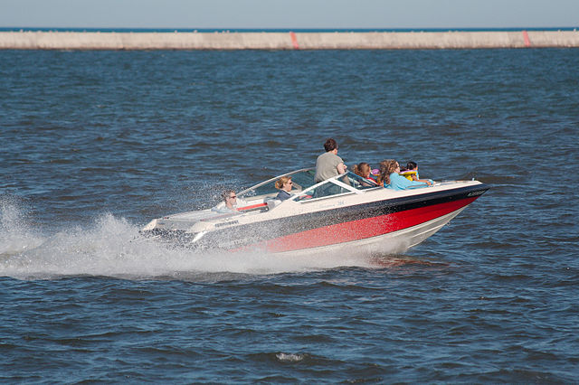 640px-Speedboat_5885