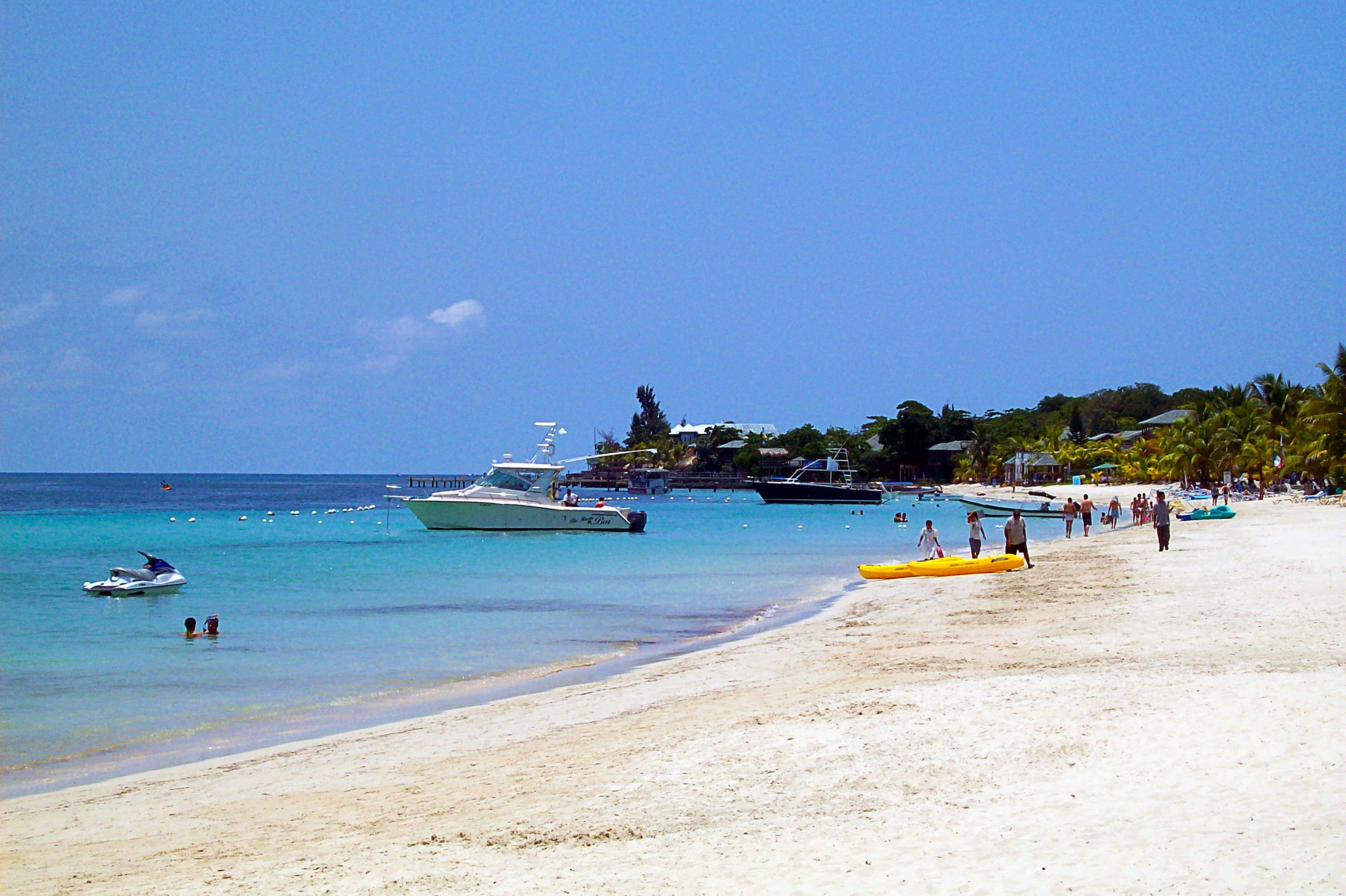 West_Bay_Beach_-Roatan_-Honduras-23May2009-g
