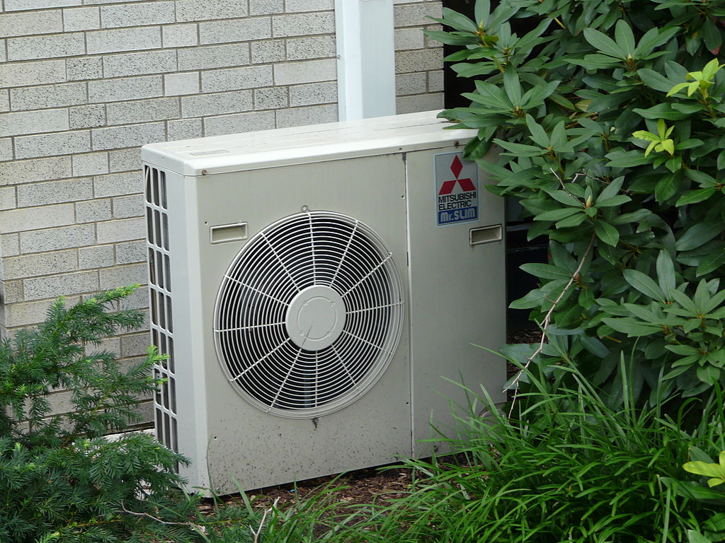 Preparing Your Air Conditioner for Summer is important for keeping it in top shape ... photo by CC user Piotrus on wikimedia commons