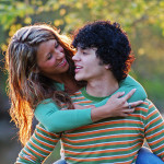 640px-YoungCoupleEmbracing-20070508