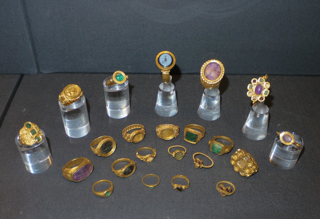 Thetford_treasure_rings