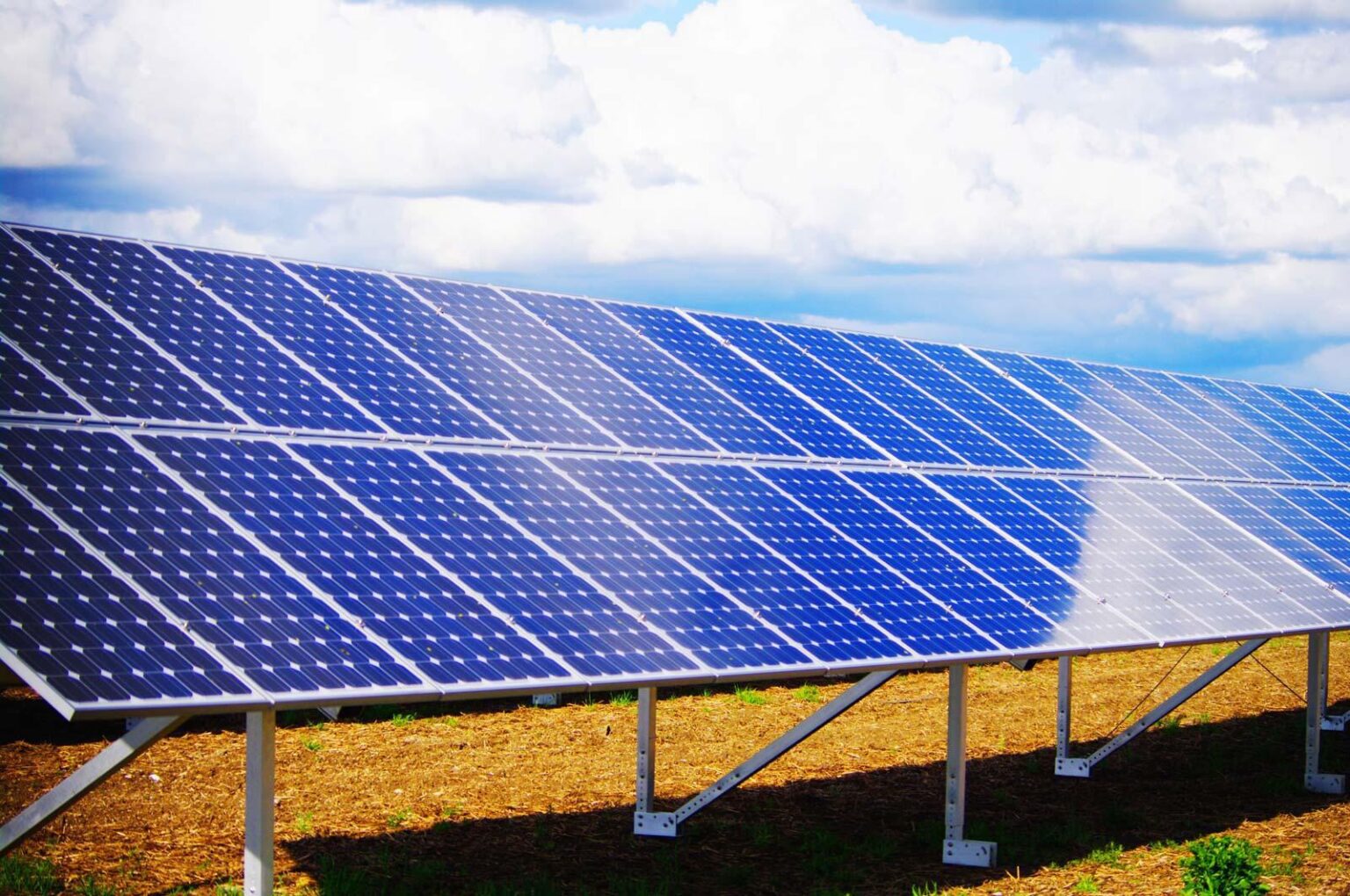 8-solar-energy-pros-and-cons-is-solar-right-for-you-2023